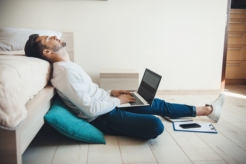 在宅勤務でストレスを抱える原因とは？